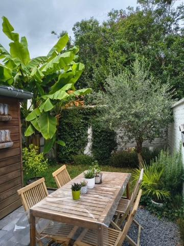 Maison mitoyenne 2 côtés La Madeleine Secteur La Madeleine 133 m²