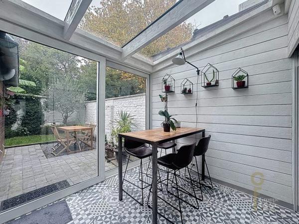 Maison mitoyenne 2 côtés La Madeleine Secteur La Madeleine 133 m²