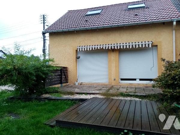 maison mitoyenne à proximité immédiate du centre , F3,  terrain de 284 m²,