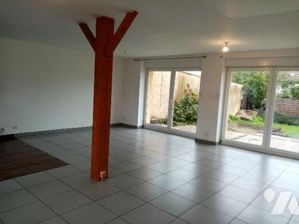 maison mitoyenne à proximité immédiate du centre , F3,  terrain de 284 m²,