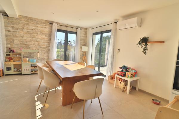 Saint Maximin: maison T4 116m2 - 2000m2 - sous sol 130m2