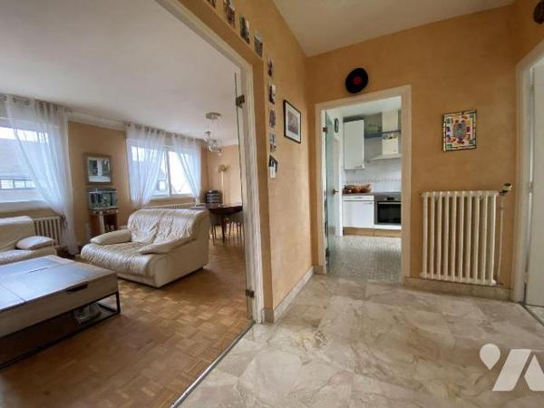 Secteur Saint-Pierre / École Navale - Située au coeur d'une petite rue résidentielle particuliè...