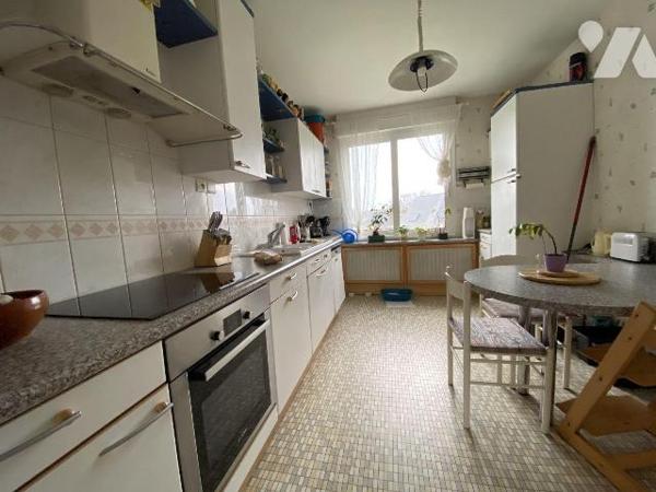 Secteur Saint-Pierre / École Navale - Située au coeur d'une petite rue résidentielle particuliè...