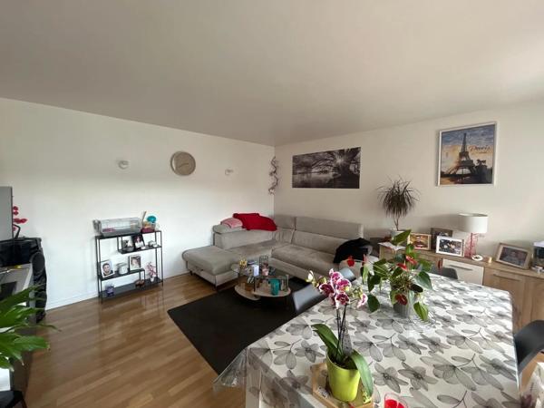 Appartement à louer 4 pièces 76.54m² Étupes (25460)