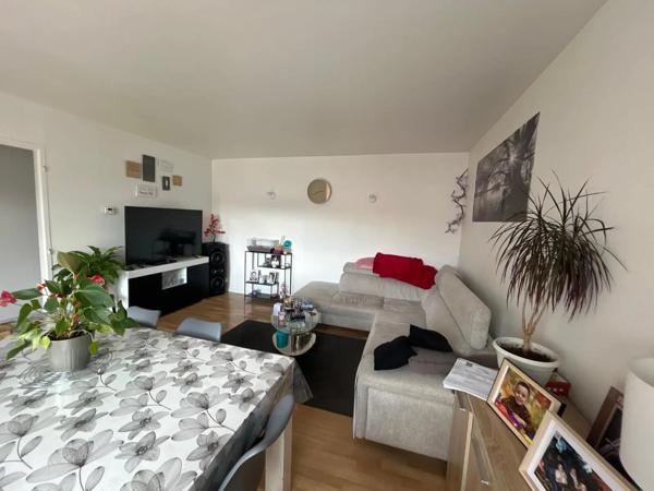 Appartement à louer 4 pièces 76.54m² Étupes (25460)