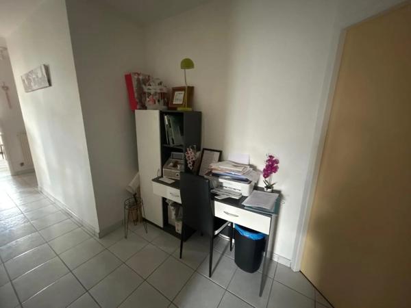 Appartement à louer 4 pièces 76.54m² Étupes (25460)