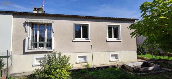 Maison à vendre à Mehun-sur-Yèvre dans le Cher (18500), ref : 142560M