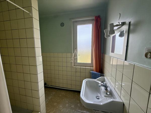 EXCLUSIVITÉ // MOULINS-LÈS-METZ // MAISON DE VILLE // 150 M2 // 3 CHAMBRES // BUREAU // GARAGE // TERRAIN 11 ARES //  FORT POTENTIEL D'AMÉNAGEMENT