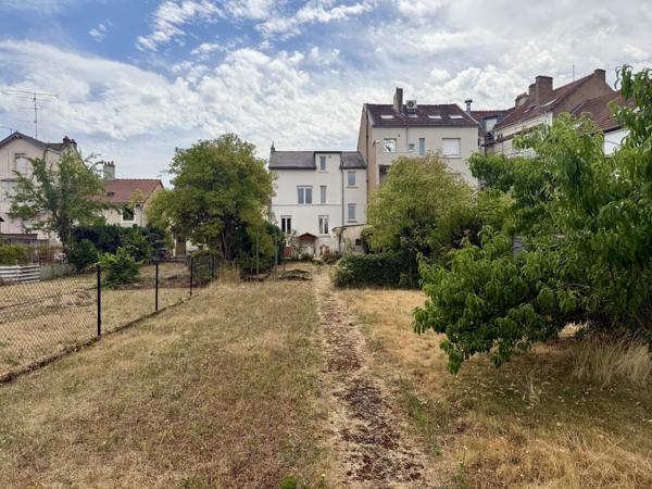 EXCLUSIVITÉ // MOULINS-LÈS-METZ // MAISON DE VILLE // 150 M2 // 3 CHAMBRES // BUREAU // GARAGE // TERRAIN 11 ARES //  FORT POTENTIEL D'AMÉNAGEMENT