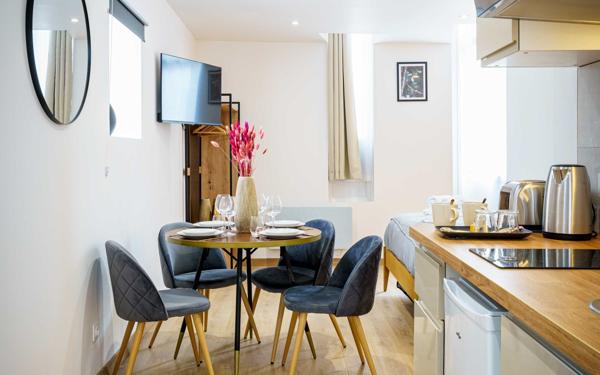 Immeuble à vendre    12 pièces • 395 m2 Saint-Quentin