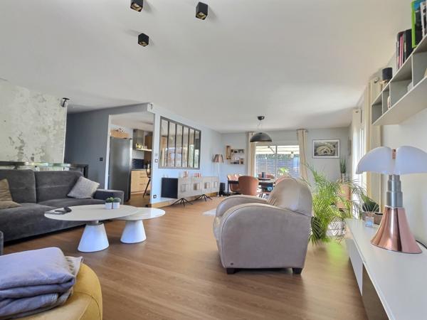 Marseille (13013) Villa contemporain à Chateau Gombert limite Plan de Cuques