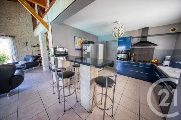 Maison à vendre  6 pièces - 123,63 m 2   ST MEDARD EN JALLES  - 33