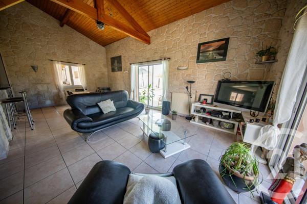 Maison à vendre  6 pièces - 123,63 m 2   ST MEDARD EN JALLES  - 33