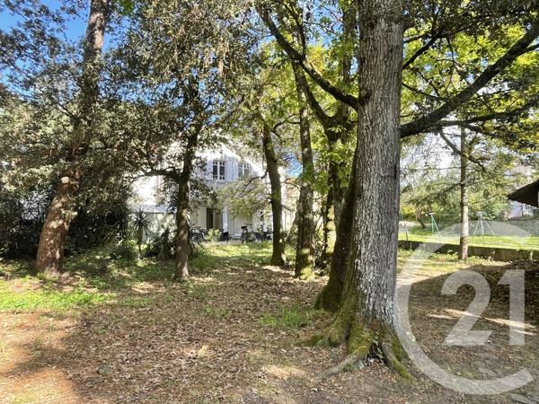 Maison à vendre  6 pièces - 174,28 m 2   ROYAN  - 17