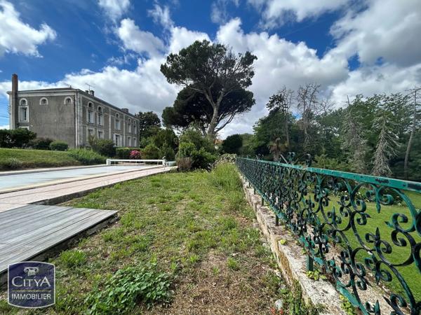 Maison à vendre 11 pièces 387m² Coutras (33230)