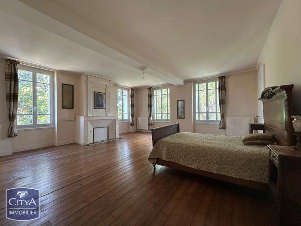 Maison à vendre 11 pièces 387m² Coutras (33230)