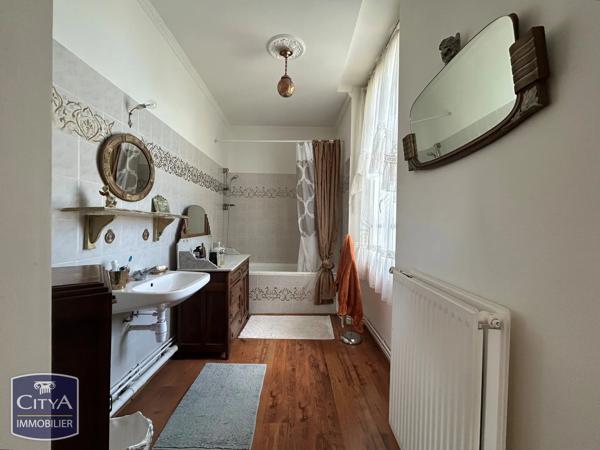 Maison à vendre 11 pièces 387m² Coutras (33230)