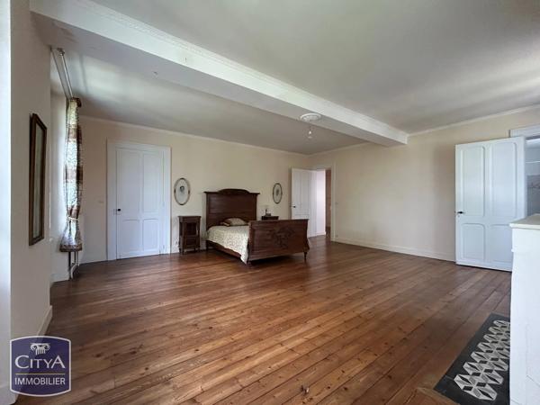 Maison à vendre 11 pièces 387m² Coutras (33230)