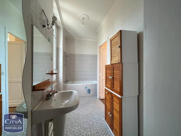 Maison à vendre 11 pièces 387m² Coutras (33230)