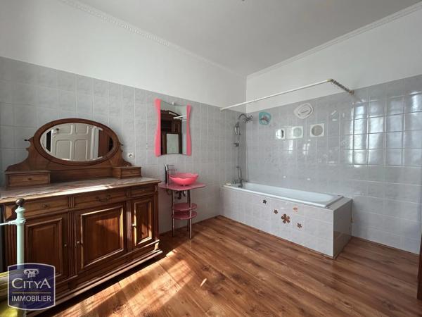 Maison à vendre 11 pièces 387m² Coutras (33230)