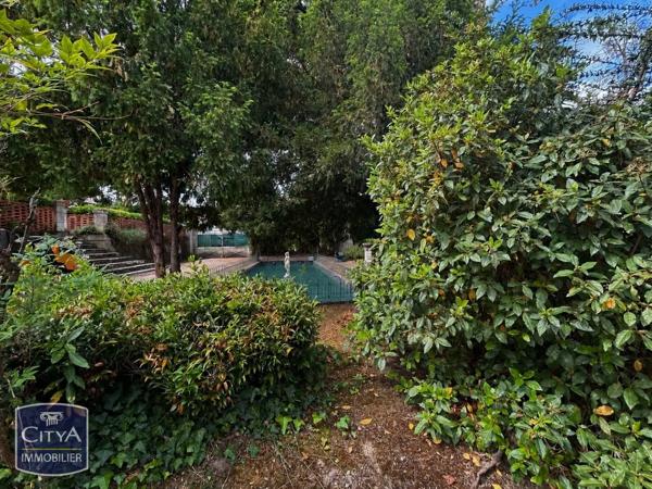 Maison à vendre 11 pièces 387m² Coutras (33230)