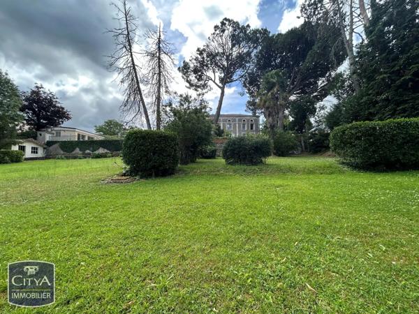 Maison à vendre 11 pièces 387m² Coutras (33230)