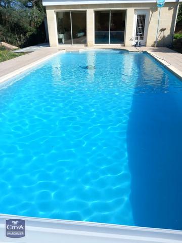 Maison à vendre 11 pièces 387m² Coutras (33230)