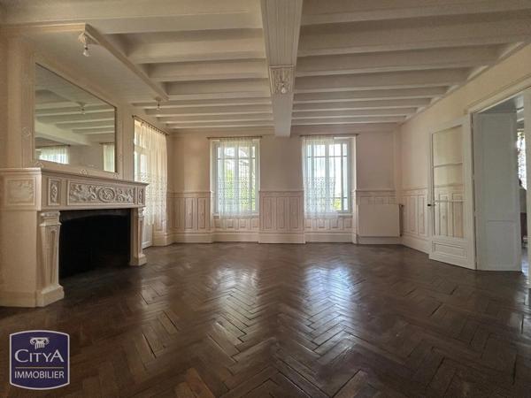 Maison à vendre 11 pièces 387m² Coutras (33230)