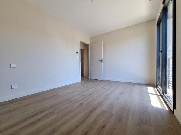 Maison neuve T5 de 120m² avec piscine et garage