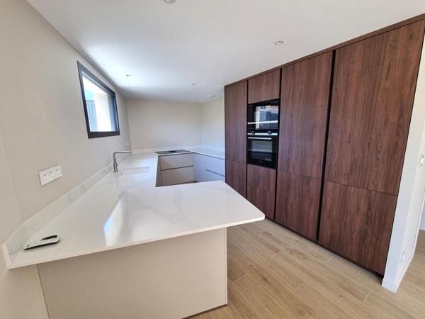 Maison neuve T5 de 120m² avec piscine et garage