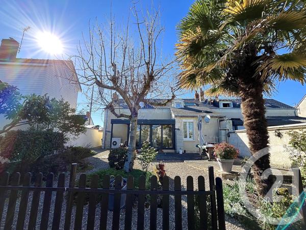 Maison à vendre  4 pièces - 95,26 m 2   CHATELLERAULT  - 86