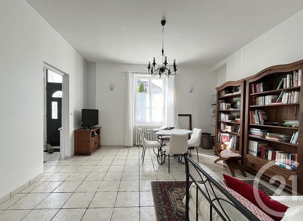 Maison à vendre  4 pièces - 95,26 m 2   CHATELLERAULT  - 86