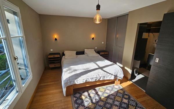 Maison à vendre    6 pièces • 156,69 m2 Joinville-le-Pont