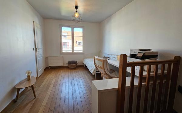 Maison à vendre    6 pièces • 156,69 m2 Joinville-le-Pont