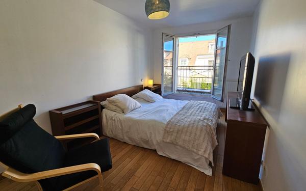 Maison à vendre    6 pièces • 156,69 m2 Joinville-le-Pont