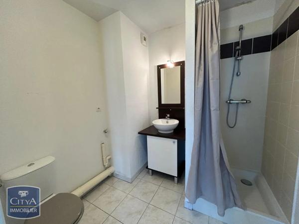 Appartement à louer 1 pièce 27.97m² Niort (79000)