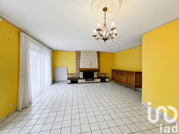Maison 6 pièces de 126 m² à Villeneuve-la-Guyard (89340)