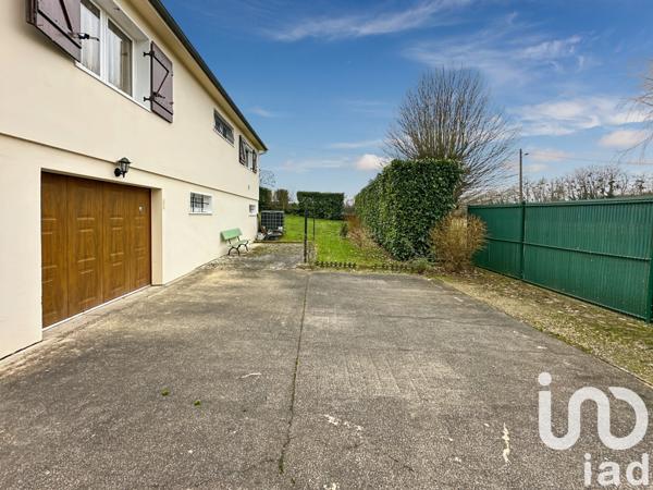 Maison 6 pièces de 126 m² à Villeneuve-la-Guyard (89340)
