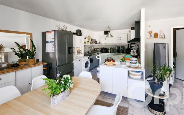 Immeuble à vendre    2 pièces •  Pierrelatte