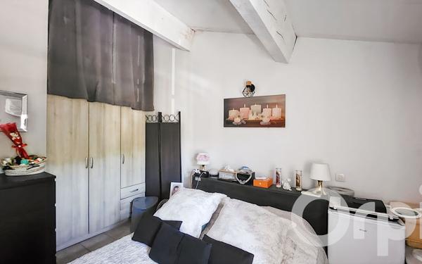 Immeuble à vendre    2 pièces •  Pierrelatte