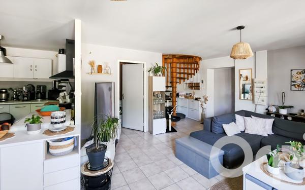 Immeuble à vendre    2 pièces •  Pierrelatte