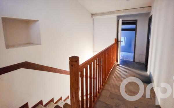 Immeuble à vendre    2 pièces •  Pierrelatte