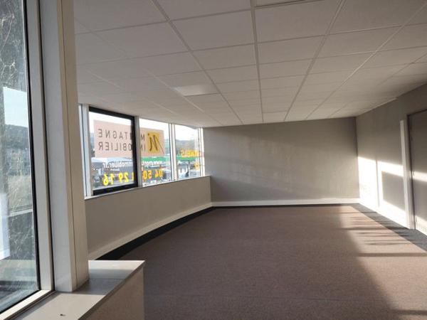 Local commercial 1 pièce T1 F1 54.9 m² à La Roche Sur Foron 30 RUE DE GREBELIN 74800 à louer