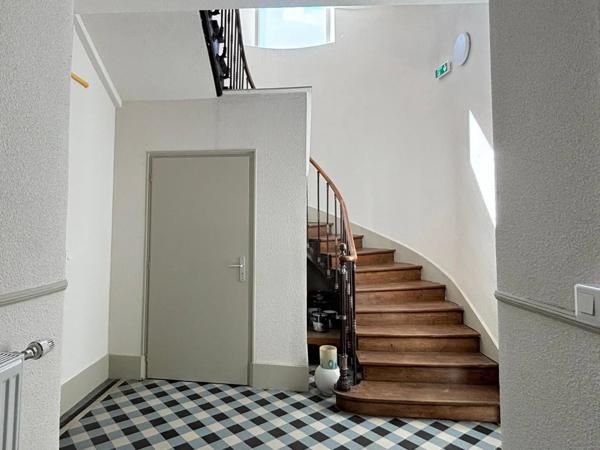 Appartement à louer 5 pièces 96m²