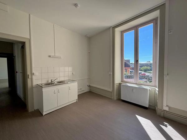 Appartement à louer 5 pièces 96m²