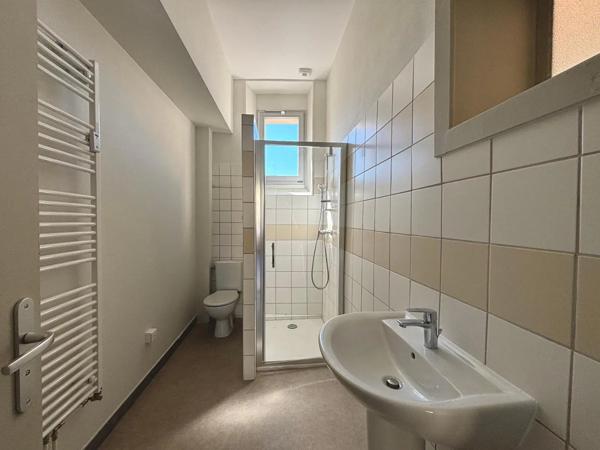 Appartement à louer 5 pièces 96m²