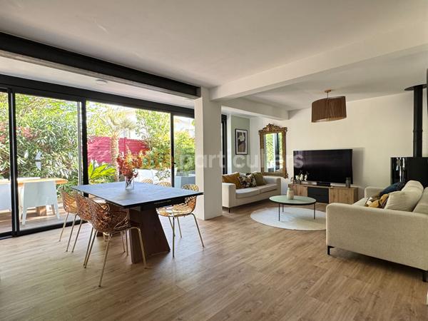 Vente
                Maison99 m² - 4 Pièces -
                    ROYAN (17200)