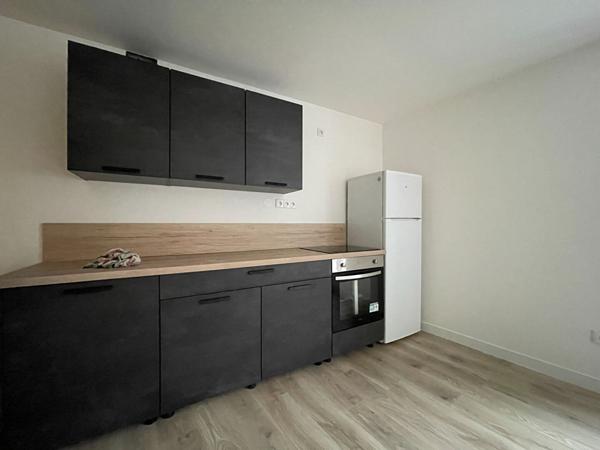 F2 MEUBLE

Loyer 950 €/mois charges comprises **

- Ref : 1665