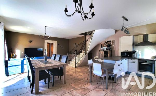 Maison à vendre 5 pièces 122 m² Saint-Rémy-de-Provence