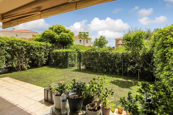 Joli rez-de-jardin proche des plages de Juan-les-Pins